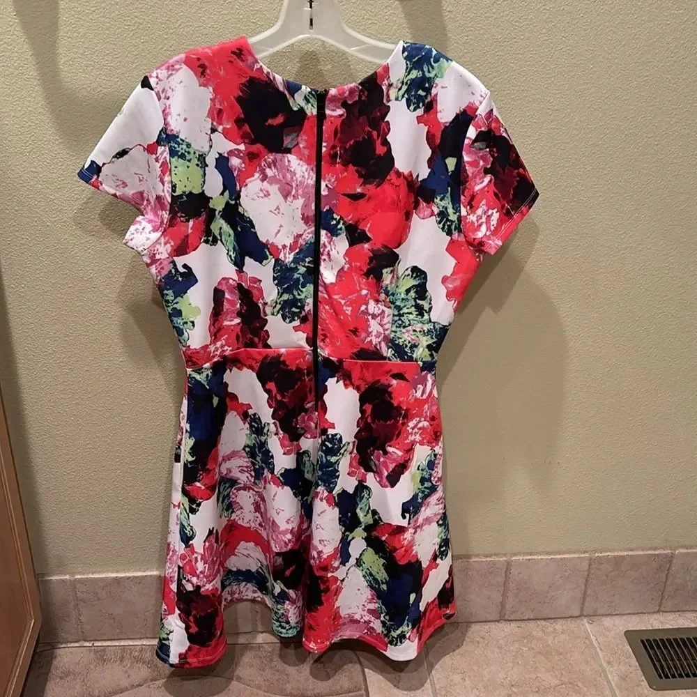 Milly womans colorful dress in a size 12 - Picture 8 of 11